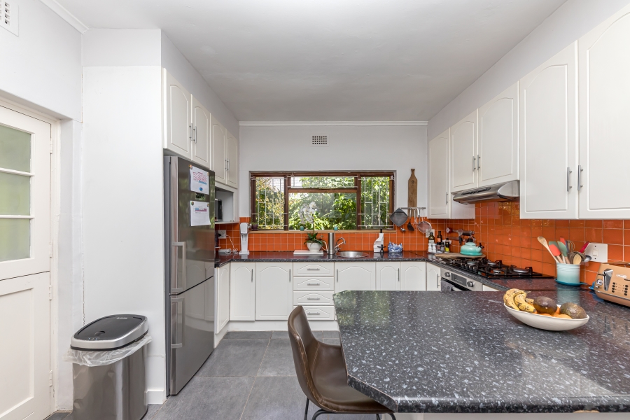To Let 4 Bedroom Property for Rent in Newlands Western Cape